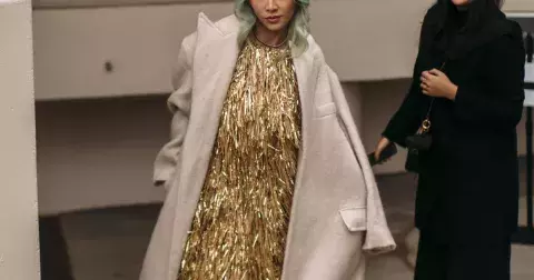 Módní trend této sezóny? Zaručeně jsou to metalické barvy