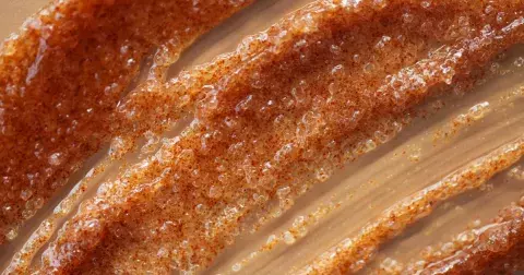 Proč se místo přílišné exfoliace soustředit na posílení kožní bariéry?