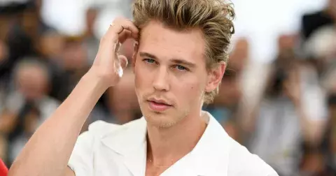 Elvis nosí Pradu. Filmových modelů se ujala Miuccia Prada