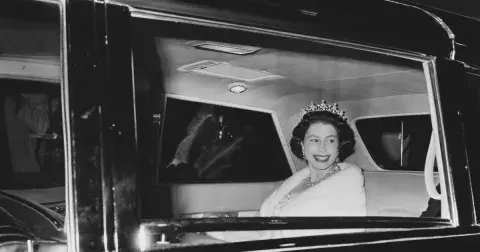 Nahlédněte do šperkovnice britské královské rodiny