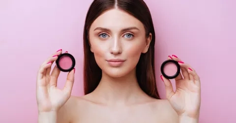 Dokonalé rty, tváře i oči s jedním produktem? Multilíčidlo to zvládne