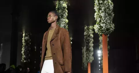 Kolekce Prada Fall Winter 2023: Raf Simons opět mění ošklivé v krásné