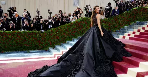 Best of red carpet 2022: Přehlídka stylu, velkoleposti a kreativity