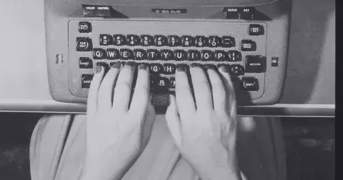 Office jóga: Cvičte a posilujte v pohodlí kanceláře