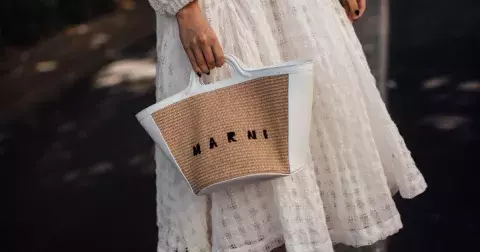 Nejlepší kabelky na léto 2023: Maxi i mini trendy pro stylové léto