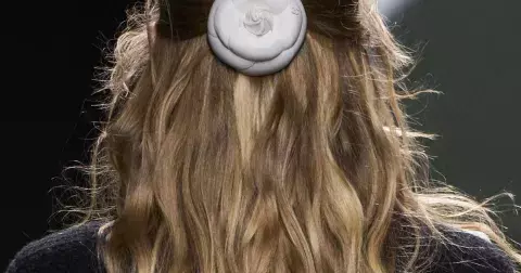 Vlasový trend podzimu roku 2023: Seznamte se s technikou balayage
