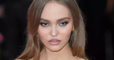 Trendy barvy vlasů podzimu 2023: Bronde, měď i nepo baby blond