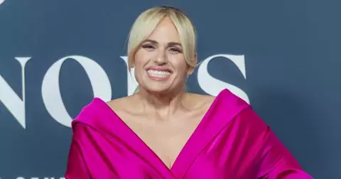 Neuvěřitelné proměny celebrit, které shodily kila. Některé nepoznáte