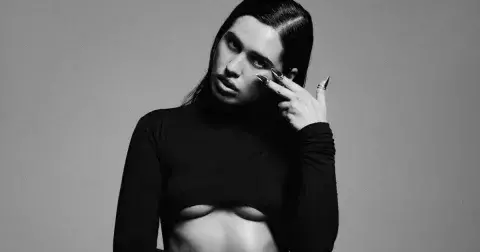 Návrhářka prožila trauma, které přetavila do šperků. A svět je miluje