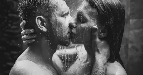 Toužíte po squirtu? Co vědět o mokrém orgasmu a jak ho dosáhnout