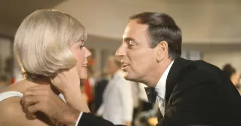 Flirtujte, i když jste ve vztahu. Vyplatí se vám to!