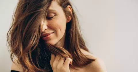 Hair news: nové vlasové procedury a produkty, které vám zachrání vlasy