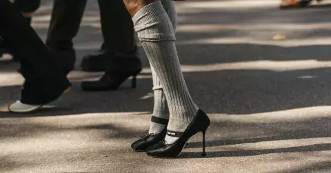 Trend Alert: Přijměte skromný fakt, že ponožky v sandálech jsou cool