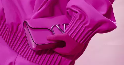 Přemýšlíte, čím letos v létě oživit svůj šatník? Jednoznačně růžovou!