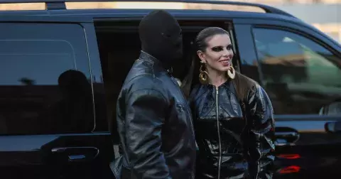 Julia Fox o Kanye Westovi: před každým rande jsem musela ke stylistce