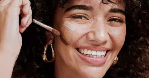 Dodá vám barvu i sex-appeal. Jak si vytvořit latté make-up look?