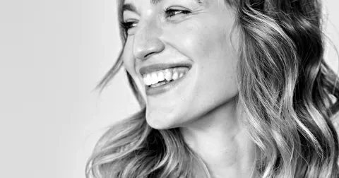 Jediný moment ji eskaloval mezi topmodelky. Teď svou krásu předává dál