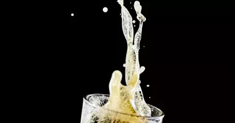 Na krásu, na zdraví! Proč jablečný ocet zařadit do vaší ranní rutiny?