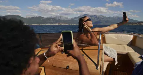 Fenomén cloutlighting aneb když manipulujete partnerem kvůli lajkům