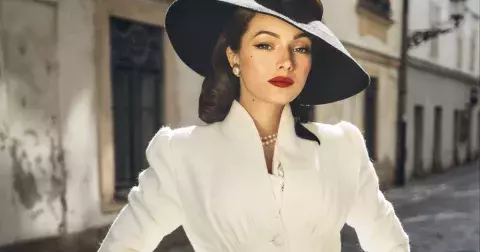 Anastasia Hryhoruk: Obléká se jak ze čtyřicátých let a baví tím svět