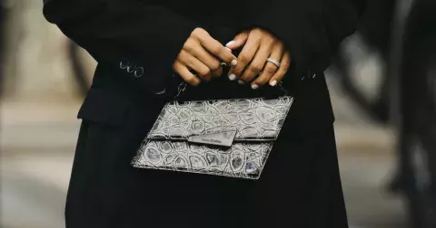 Máte krátké nehty? Nevadí. Tyto nail art trends padnou každému tvaru