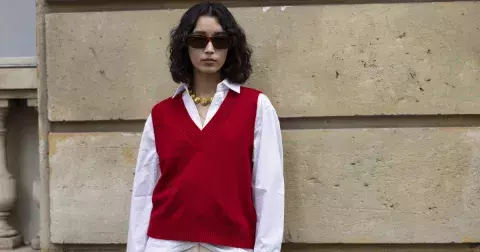 Červená barva, trend jara 2024. Naučte se ji nosit na všechny způsoby