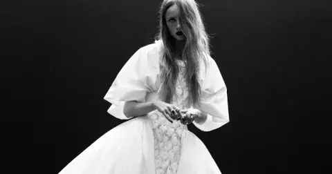 10 tipů na alternativní svatební šaty