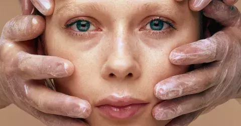 Aby nikdo nic nepoznal: trendy roku 2024 podle plastických chirurgů