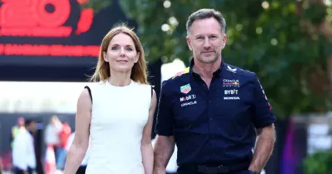 Ginger Spice čelí peprné nevěře manžela. Venku se usmívá, doma pláče