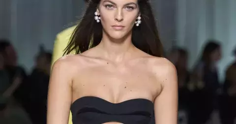 Sbohem, silikony. Vyjmutí implantátů a zmenšení prsou na vlastní kůži