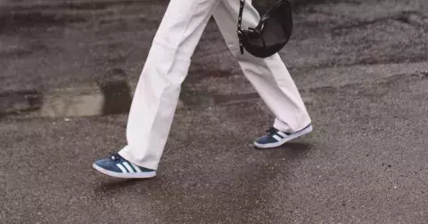 Tenisky ke každému outfitu: Způsoby, jak tenisky nosit pokaždé jinak