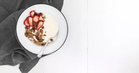 Fit tip: Zdravá snídaňová miska pro harmonizaci hormonů a krásnou pleť