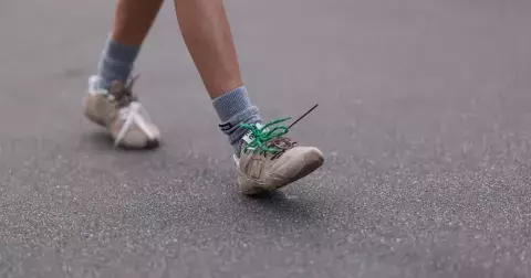 Nejlepší tenisky jarní sezony 2024: Zamilujte si elegantní i ošklivé