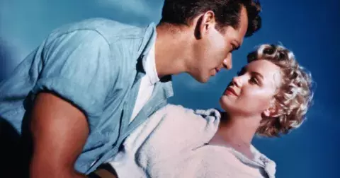 Rozejdeme se, neřešíme to. Co čekat od vztahů s jasně danou expirací