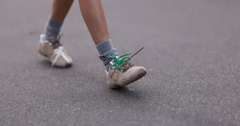 Nejlepší tenisky jarní sezony 2024: Zamilujte si elegantní i ošklivé