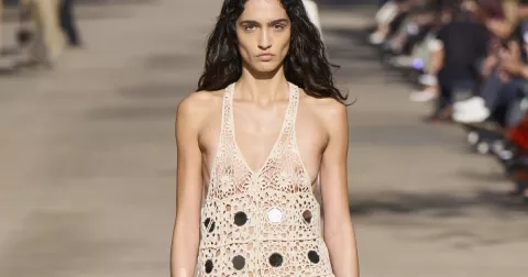 Díky, babi! Bez trendy háčkovaných kousků se letos neobejdete