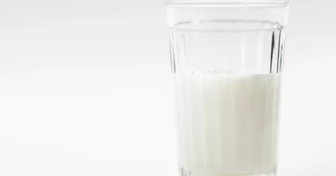 Kefír, nápoj, který už znaly naše babičky. Právě zažívá velký boom