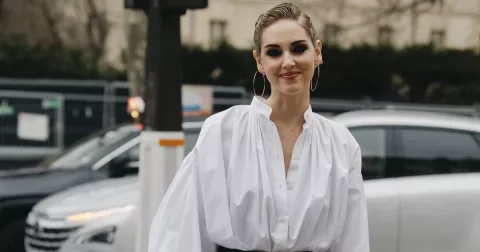 Bílá košile každý den jinak: 7 způsobů, jak ji nosit