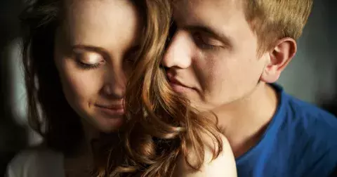 Jak randit s někým, koho podváděl ex a co mu (nikdy) neříkat