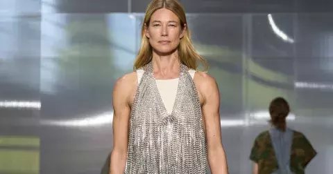 Třásně, asymetrie, pastely. 5 největších trendů, které hlásí New York