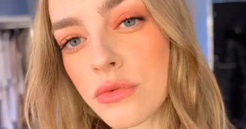 Mladší díky tvářence: tohle je správný odstín a místo, kam ho nanést