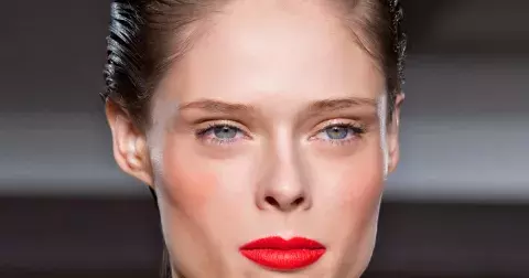 4 kroky k přirozeně krásnému obočí