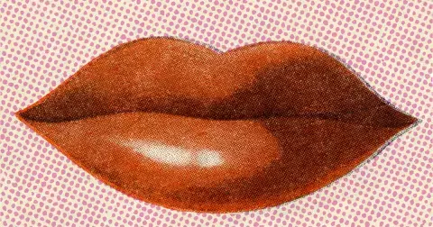 Chcete plné rty? Zapomeňte na jehly, hydratujte a cvičte!