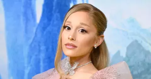 Ze světa celebrit: nejvíce sexy muž světa & strach o Arianu Grande