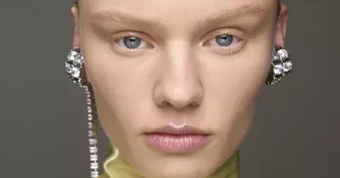 Make-up trend podzimu 2024? Studené odstíny ve všech podobách