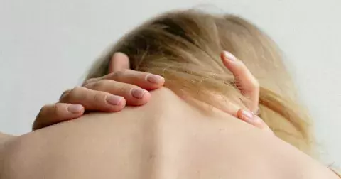 5 nejúčinnějších pilates cviků pro uvolnění ztuhlého krku