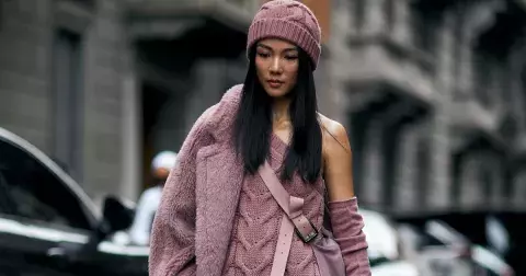 20 pletených šatů, ve kterých přežijete chmurné počasí ve stylu