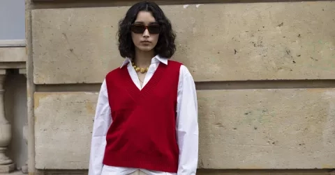 Červená barva, trend jara 2024. Naučte se ji nosit na všechny způsoby