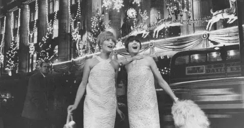 5 tipů na víkend: Kam vyrazit za do divadla, na večeři a vánoční trhy