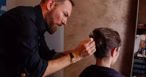 Zaručené tipy na rychlé úpravu vlasů od kadeřníka hvězd Martina Tyla